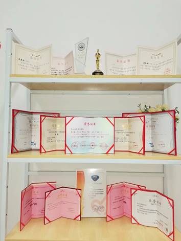 http://fablabxh.xhsysu.edu.cn/__local/2/C0/BA/39B6D036A13A12F55C3E15D6ADA_5D551CAE_28E08.jpg