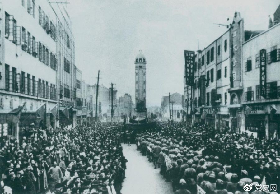1949年11月,人民解放军解放西南首府重庆。